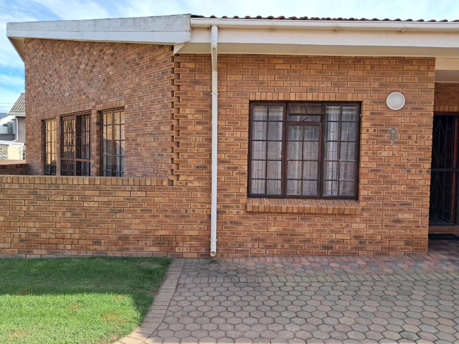 2 Bedroom Property for Sale in Bayview Western Cape